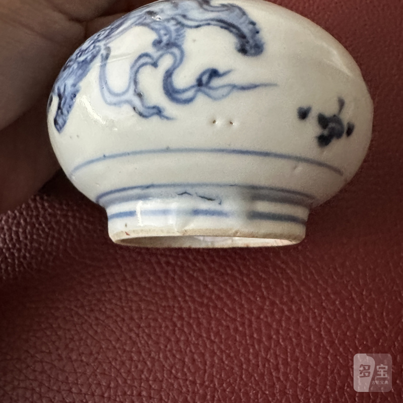 明正德 青花瑞狮纹长颈瓶 - 图5